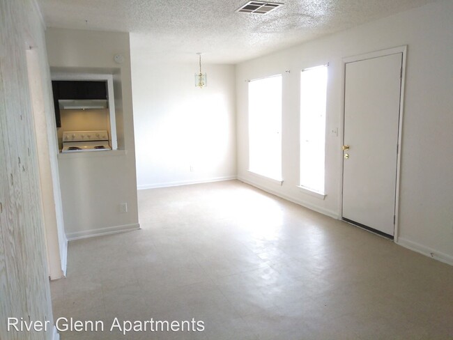 Building Photo - 1379 E 63rd St