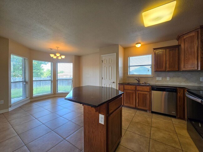 Foto del edificio - RENT SPECIAL - NEW IN MANAGEMENT - AVAILAB...