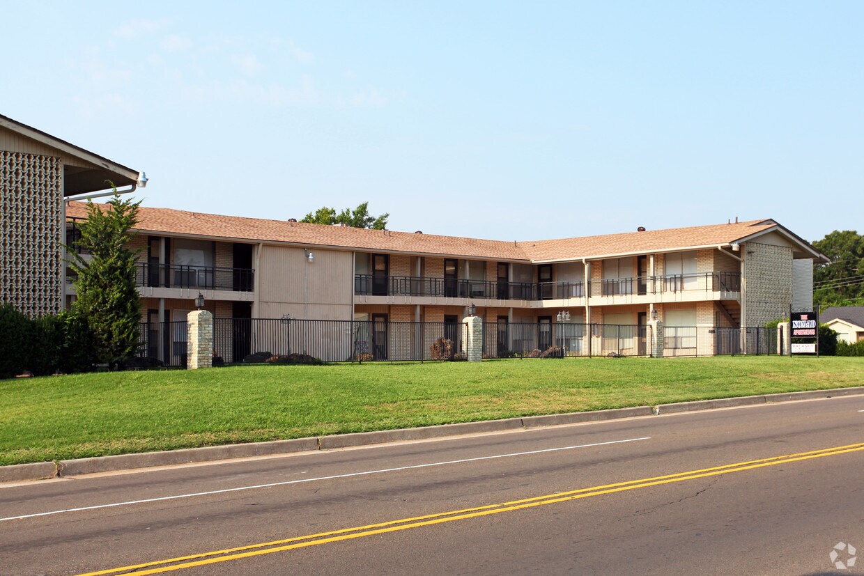 Foto del edificio - The Nomad Apartments