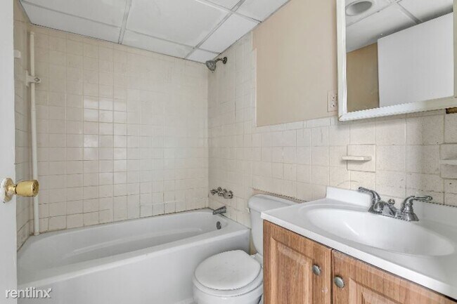 Building Photo - 3 br, 2 bath Apartment - 560 Sedgewick Avenue