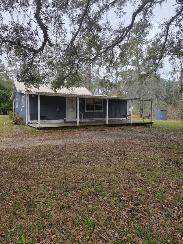 Spacious Country Living - Spacious Country Living