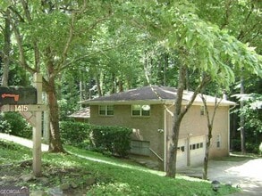 Building Photo - 1415 Bubbling Creek Rd NE