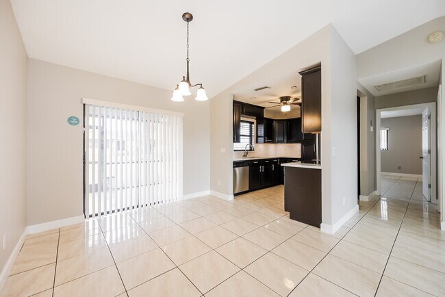 Foto del edificio - 909 SW 9th Ave