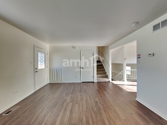 Foto del edificio - 2512 Labrecque Dr