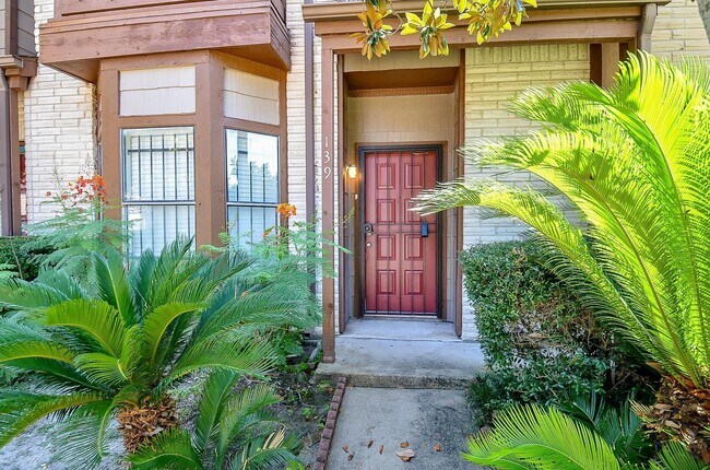 Building Photo - 12300 Brookglade Cir
