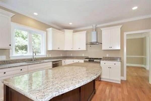 Building Photo - 6 Maple Way
