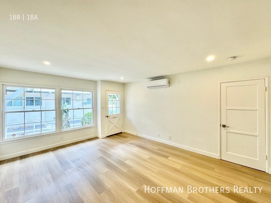 Foto principal - 13455 Burbank Blvd