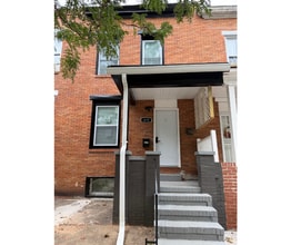 Building Photo - 615 N Clinton St