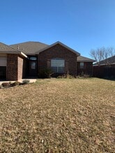 Building Photo - 2225 Jadyn Ln