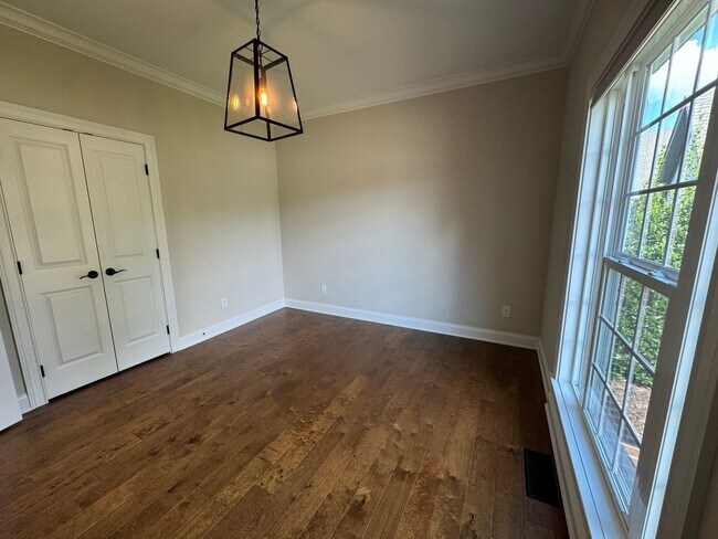 Foto del edificio - 1308 Burl Woods Ct