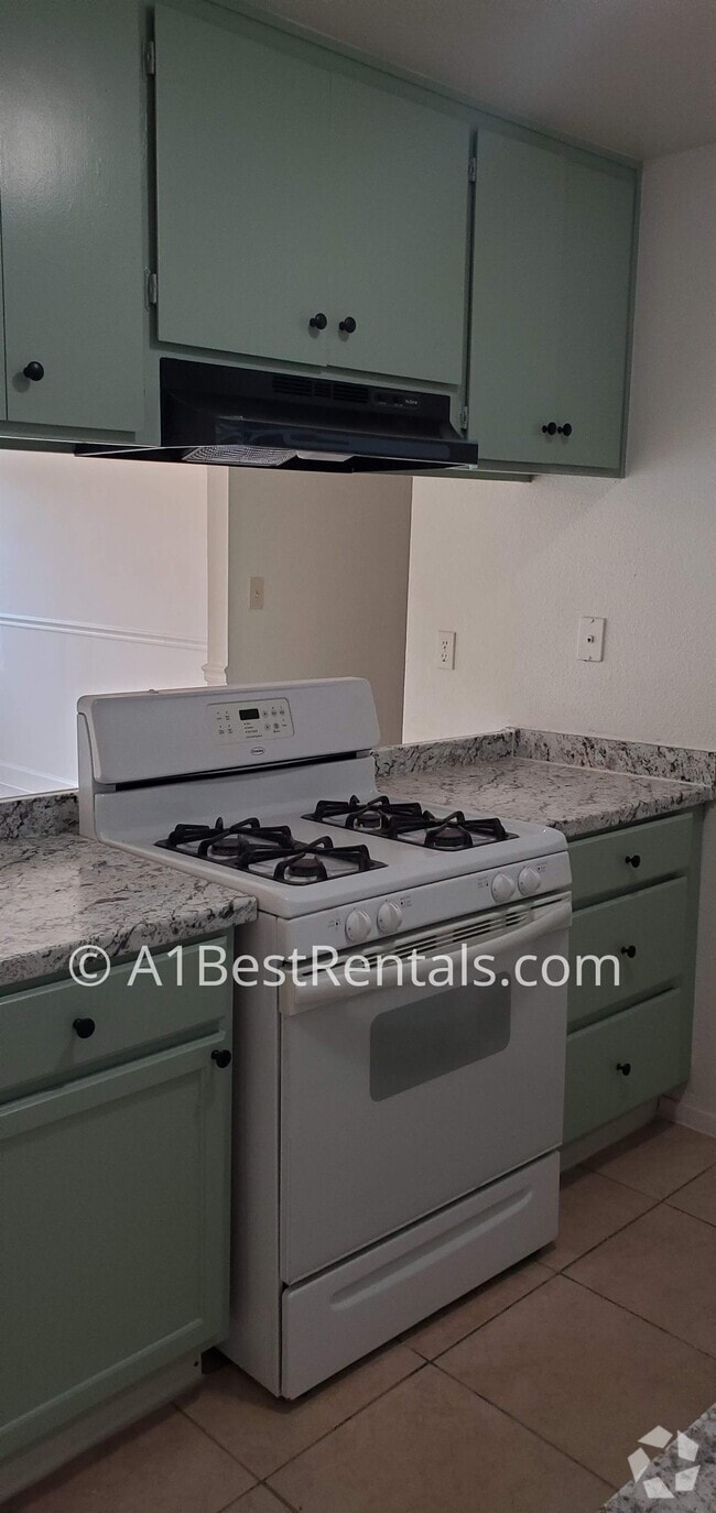 Building Photo - 233 Carmillita Way