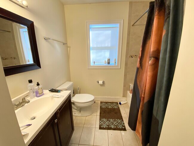 Foto del edificio - 128 Hillside St