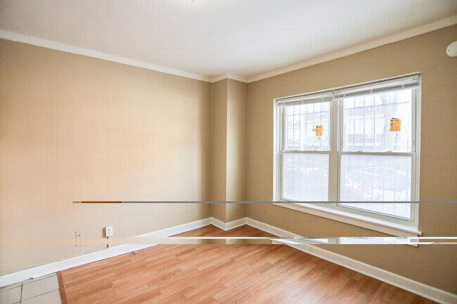 Foto del edificio - 1108 W Rosemont Ave