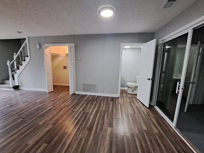 Foto del edificio - Newly Remodeled 2Bed/2.5Bath Townhome For ...