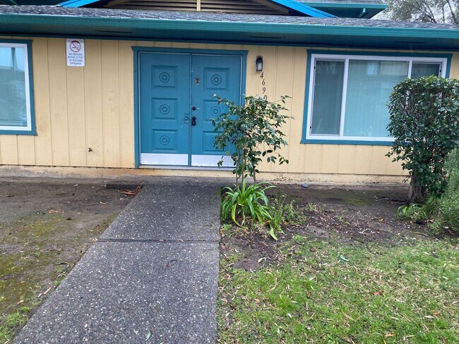 Building Photo - COMING SOON! | $2,800 / 2 BR /1 BA -  REMODELED APARTMENT IN IRVINGTON AREA OF CENTRAL FREMONT