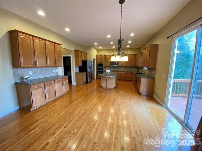 Building Photo - 407 Ranelagh Dr