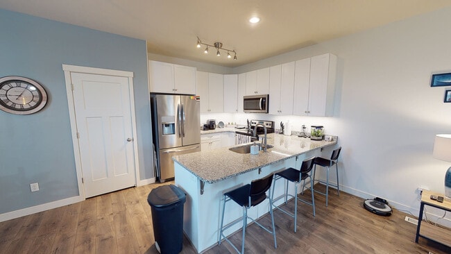 Building Photo - 14936 S Emerald Pools Ln