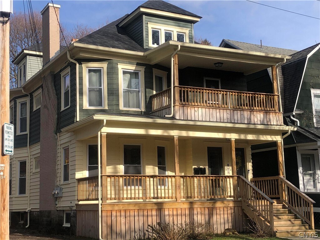 Foto principal - 747 Allen St