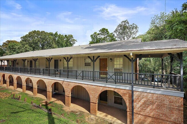 Building Photo - 1140 Greymont St