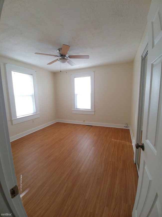 Building Photo - 1 br, 1 bath 4plex - 17 Woodland St Apt A