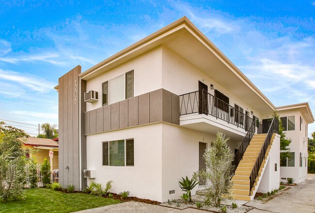 Foto del edificio - 4808 Saturn St