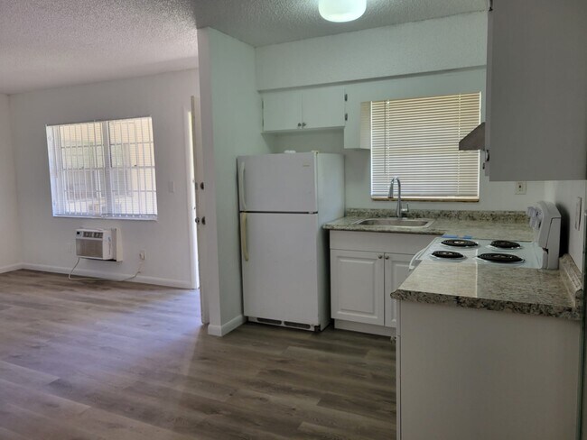 Building Photo - 1755 NE 116th Rd