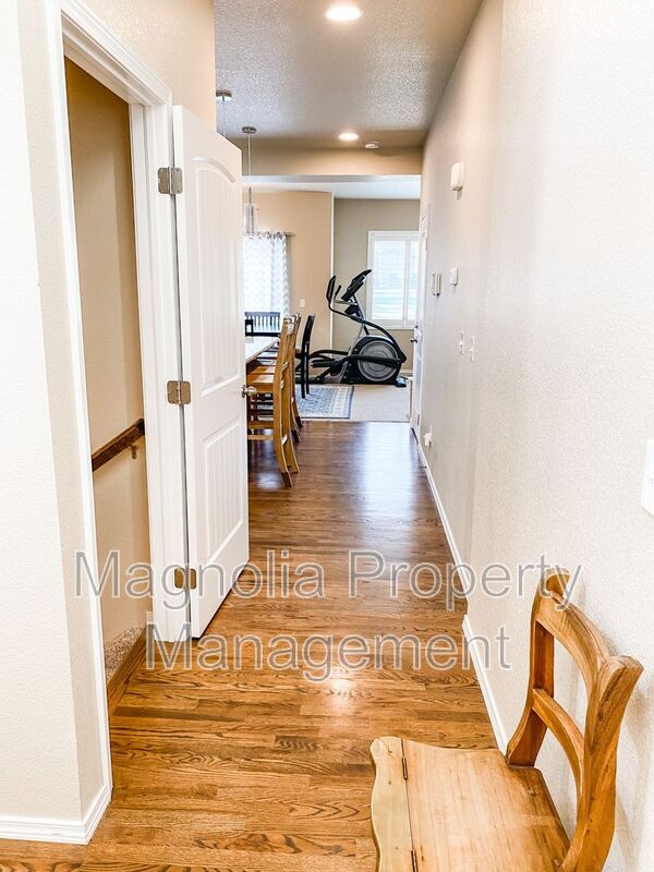 Foto del edificio - 8718 Windy Plains Ct