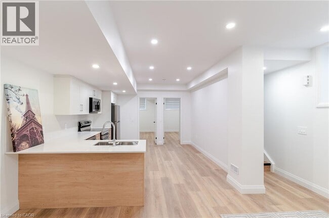 Building Photo - 220 Heiman St