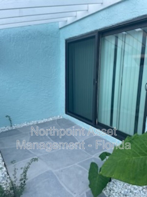 Foto del edificio - 1 Windrush Blvd