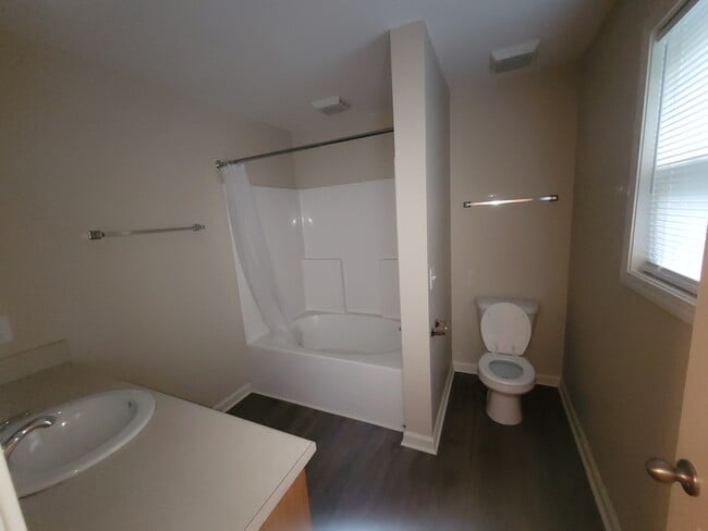 Primary Bath - 1132 Florence Ave
