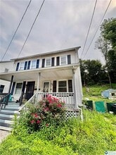 Building Photo - 639 S Main St