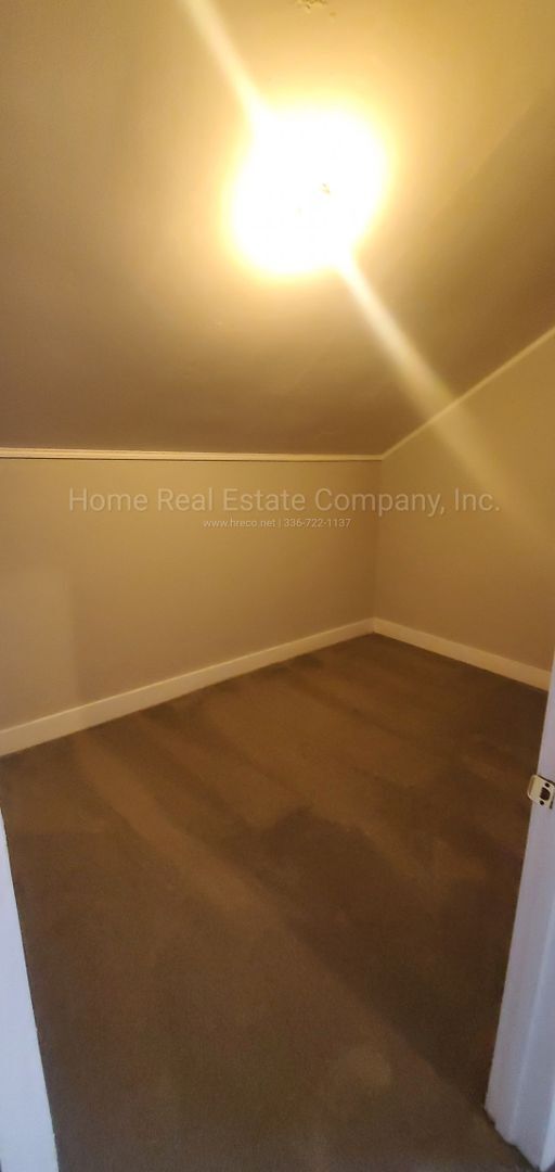 Foto del edificio - 318 E Monmouth St