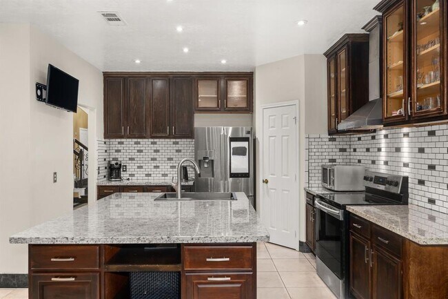 Foto del edificio - 8506 Regalbrook Dr