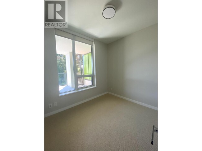 Building Photo - 3563-3563 Ross Drive