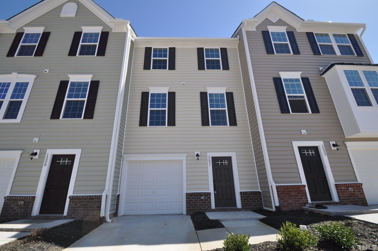 Foto principal - 1231 Lizer Rd