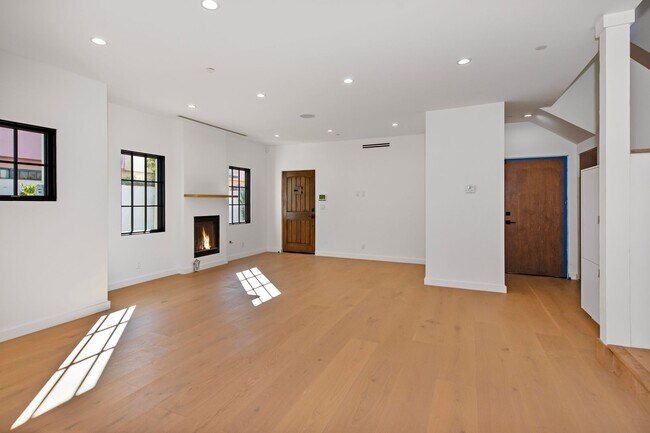 Foto del edificio - 4285 Carpinteria Ave