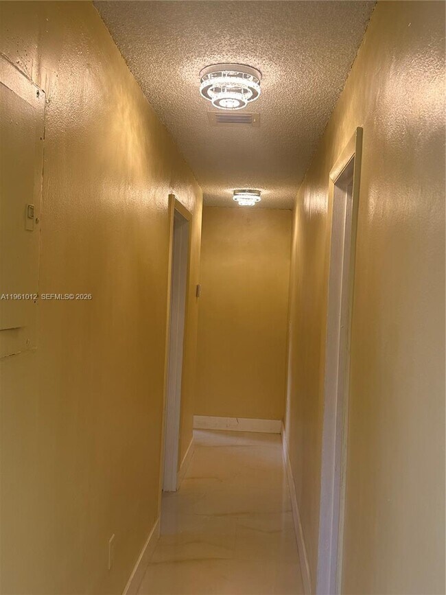 Foto del edificio - 1655 NW 116th St