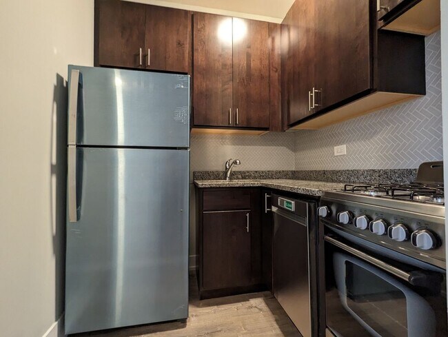 Building Photo - 4851 N Damen Ave