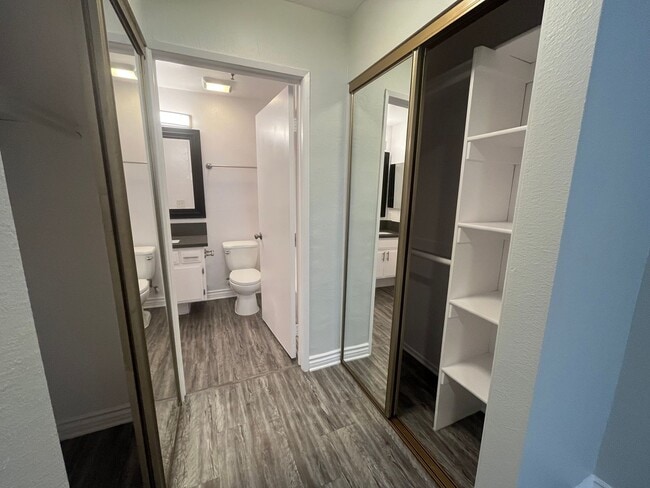 Interior Photo - 4378 Sepulveda Blvd