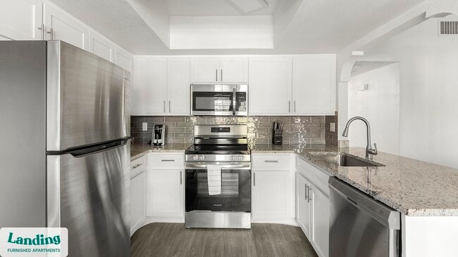 Building Photo - 5272 Tamarus St