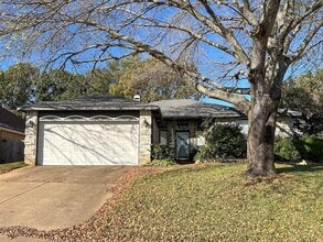 Building Photo - 6202 Sandstone Dr