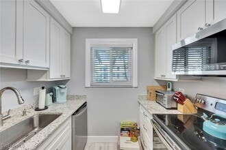 Building Photo - 766 Central Ave