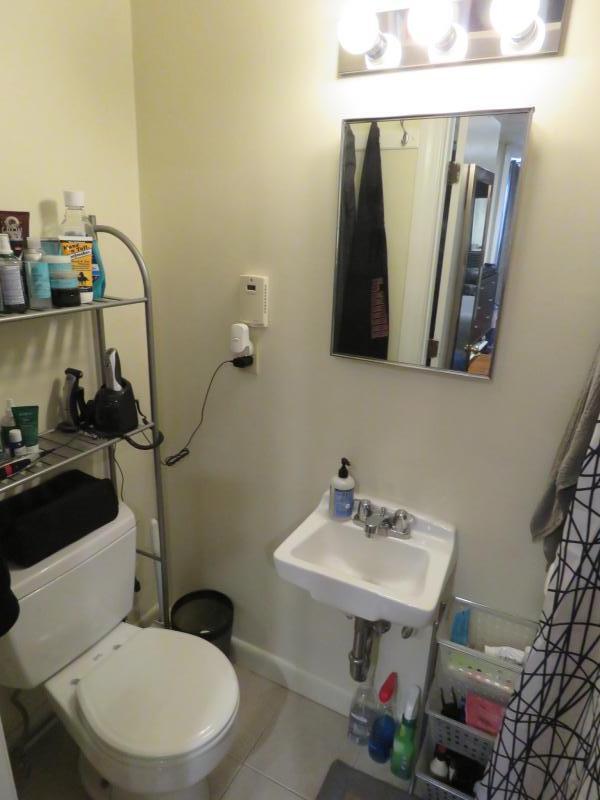 Building Photo - 302 Newbury St