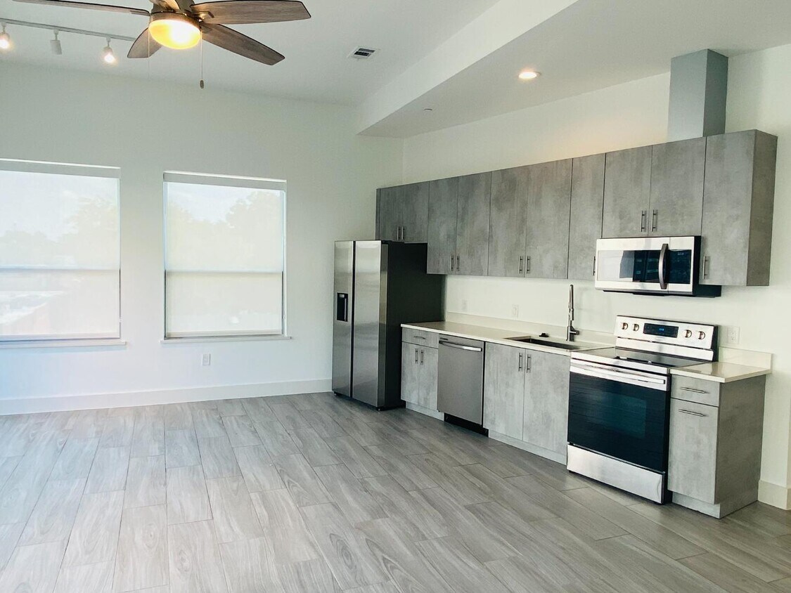 Photo - 1100 Peters St - 513