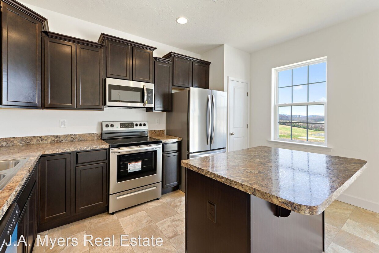 Primary Photo - 3 br, 2.5 bath House - 190 Holstein Drive