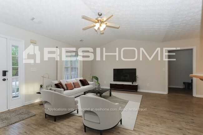 Foto del edificio - 105 Hunters Ridge Dr