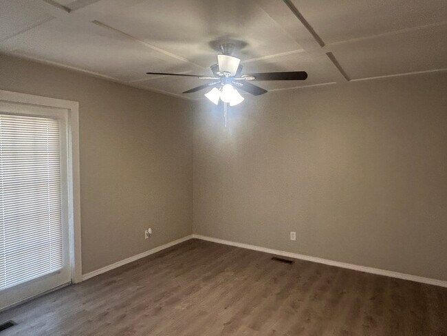 Foto del edificio - 20539 E 4th St