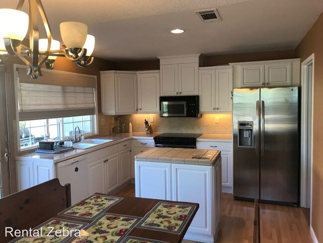 Building Photo - 3 br, 2 bath House - 639 El Portal Dr