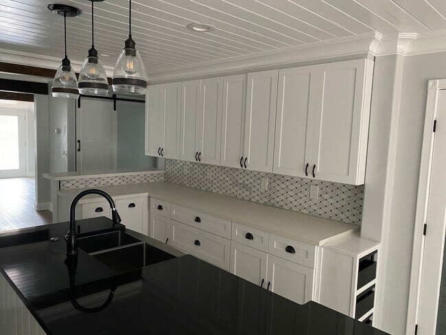 Foto del edificio - Beautifully renovated home!