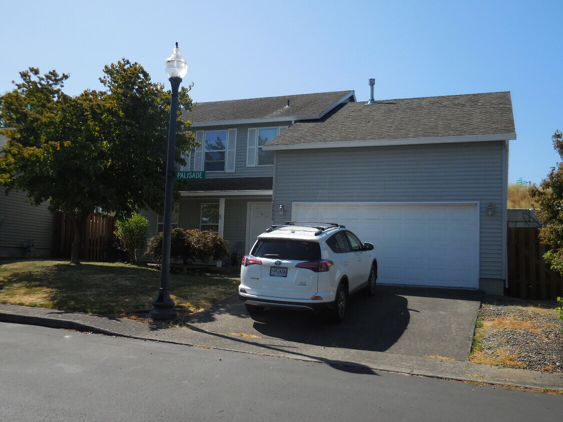Primary Photo - 22080 Palisade Dr